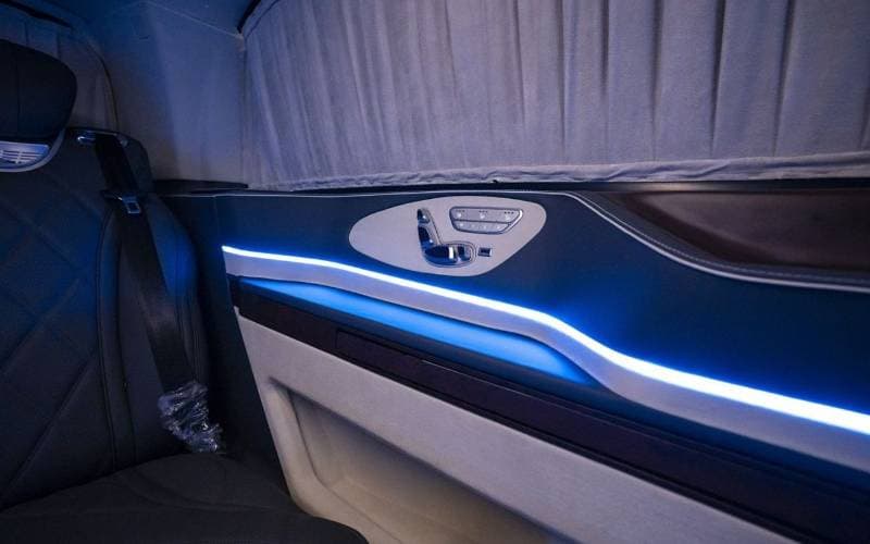 2024 Mercedes Benz V300 V thumbnail 8