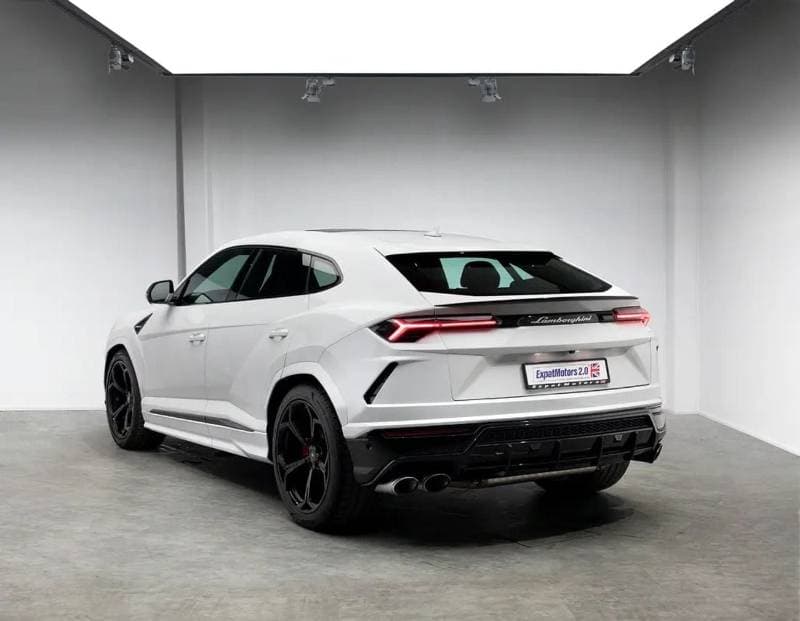 2019 Lamborghini Urus STANDARD thumbnail 3