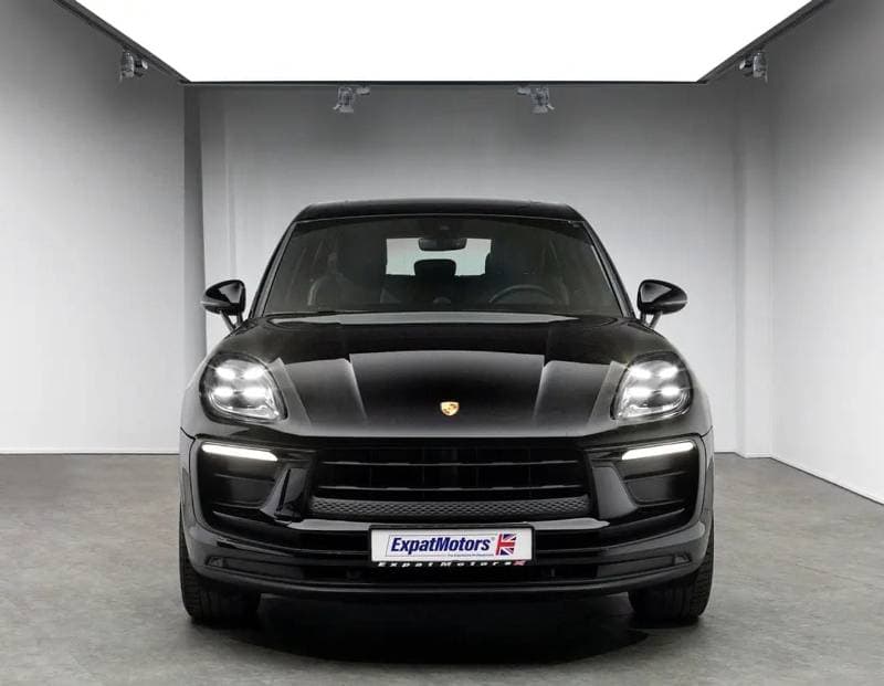 2022 Porsche Macan STANDARD thumbnail 5