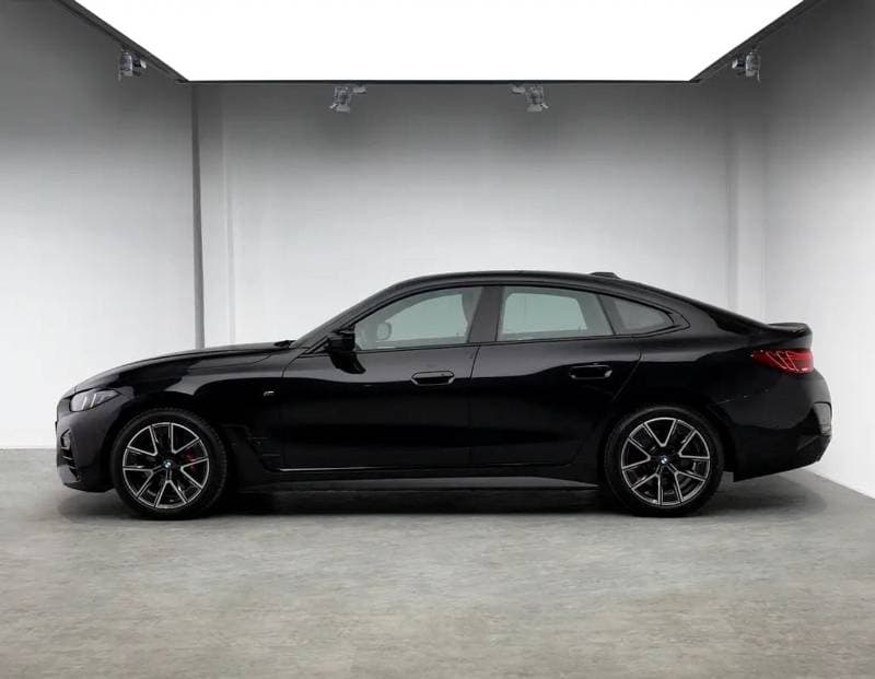 2025 BMW 420i M SPORT thumbnail 2