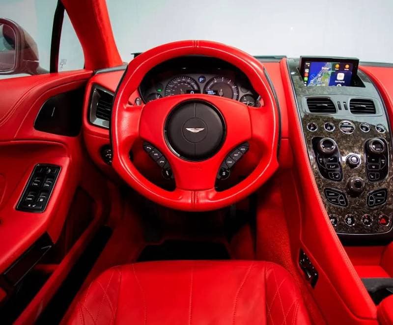 2017 Aston Martin Vanquish thumbnail 6