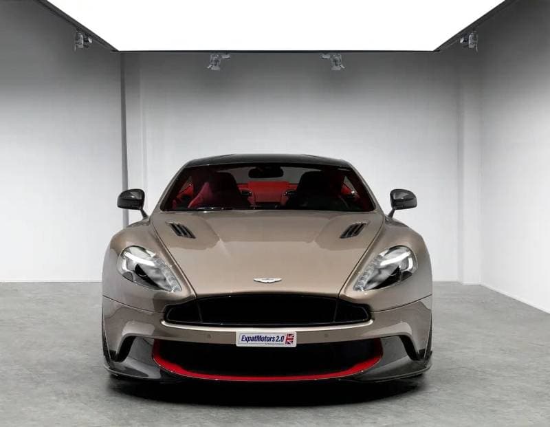 2017 Aston Martin Vanquish thumbnail 5