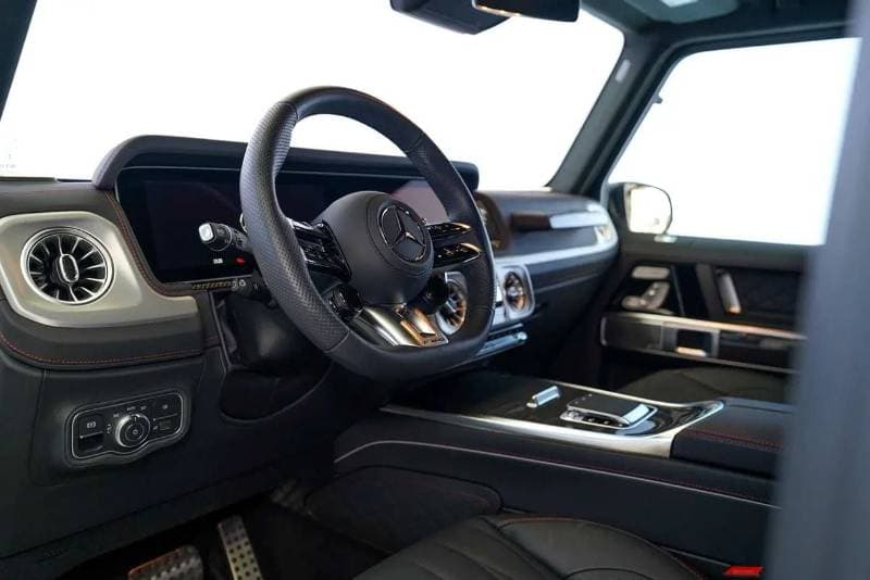 2025 Mercedes Benz G63 AMG STANDARD thumbnail 7