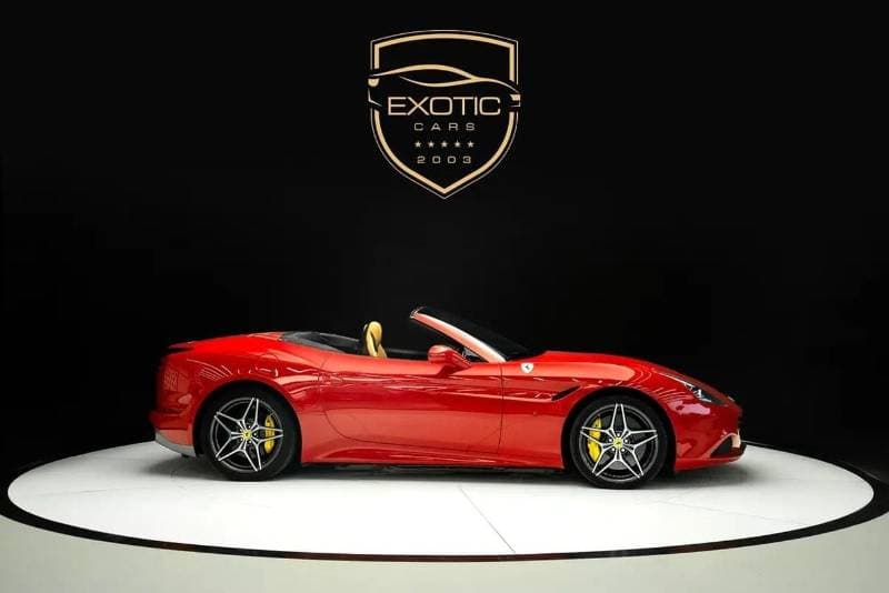 2017 Ferrari California T thumbnail 3