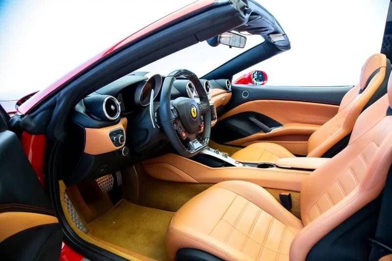 2017 Ferrari California T thumbnail 8