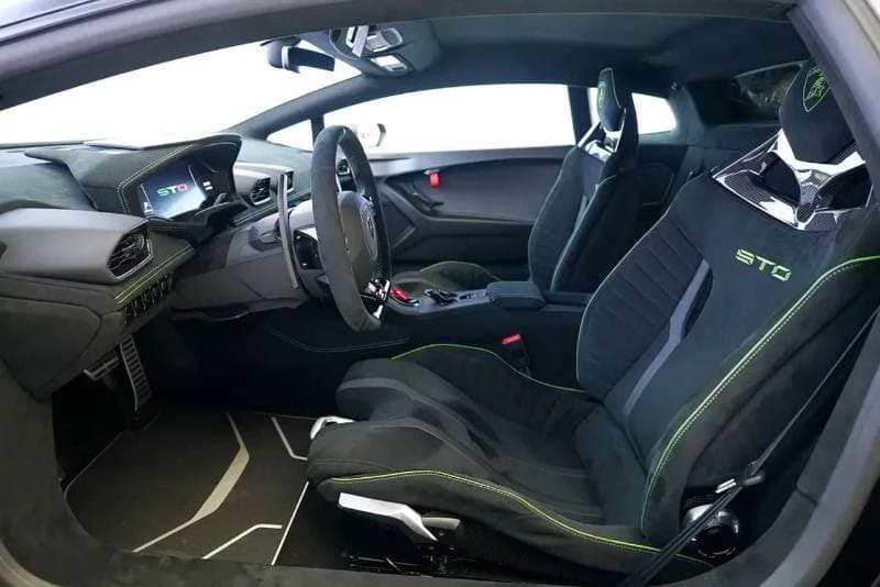 2023 Lamborghini Huracan STO thumbnail 8