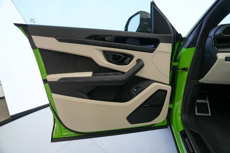 2024 Lamborghini Urus S thumbnail 7