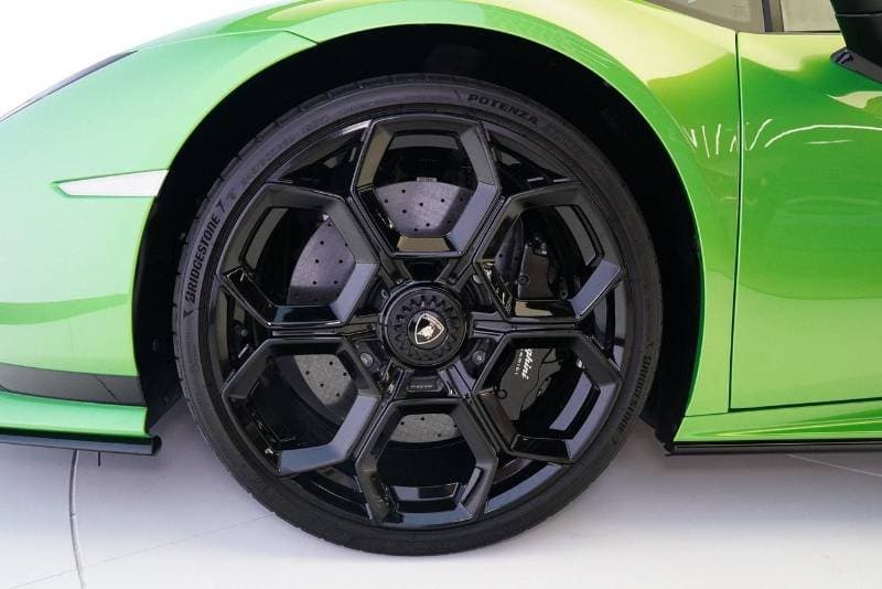 2024 Lamborghini Huracan TECNICA thumbnail 8