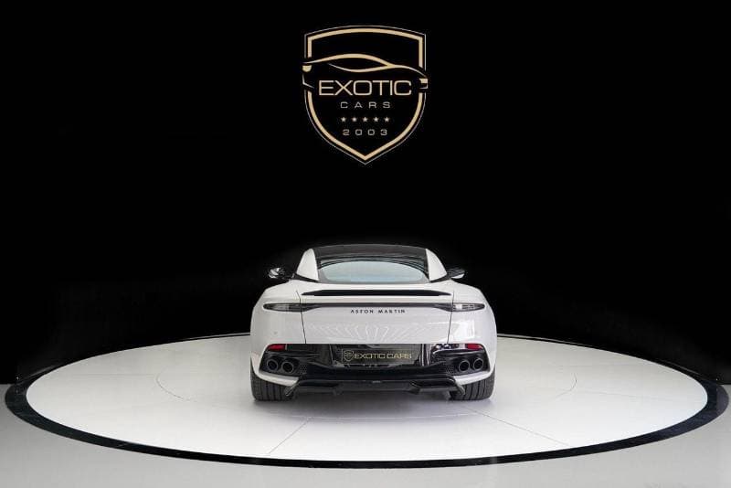 2019 Aston Martin DBS SUPERLEGGERA thumbnail 2