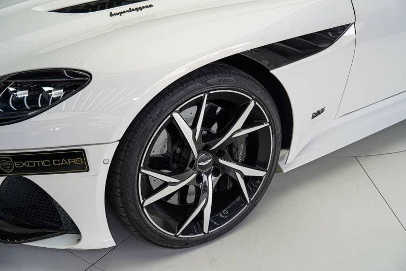 2019 Aston Martin DBS SUPERLEGGERA thumbnail 6