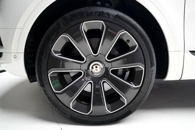 2020 Bentley Bentayga MULLINER thumbnail 6