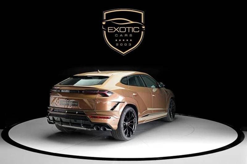 2023 Lamborghini Urus S thumbnail 3