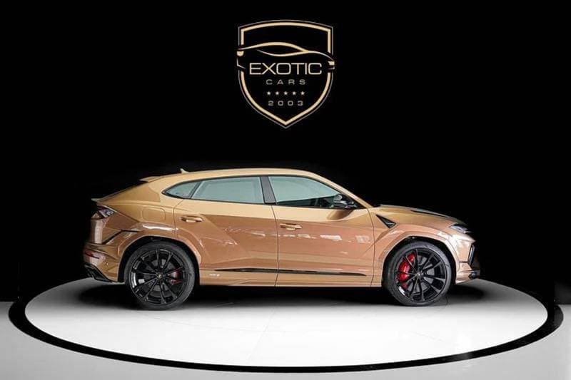 2023 Lamborghini Urus S thumbnail 4