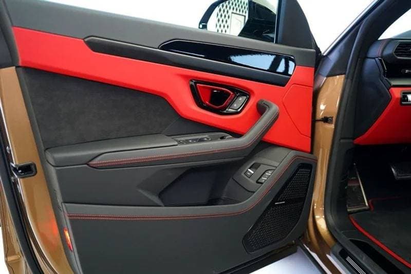 2023 Lamborghini Urus S thumbnail 7