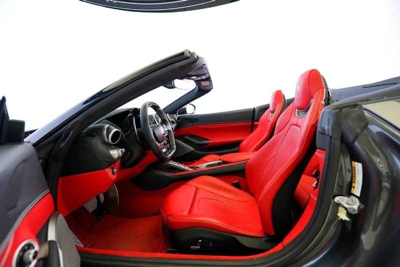 2019 Ferrari Portofino STANDARD thumbnail 8