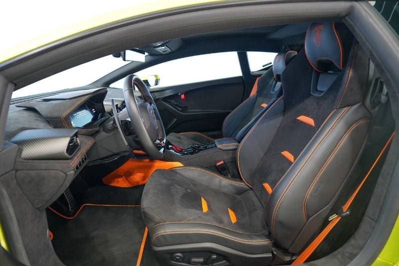 2023 Lamborghini Huracan TECNICA thumbnail 3