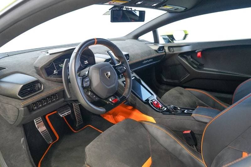 2023 Lamborghini Huracan TECNICA thumbnail 2