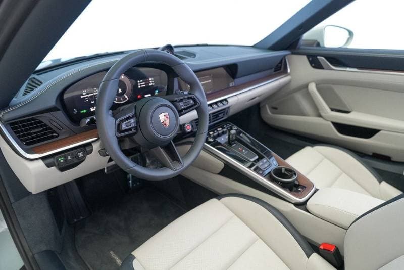 2025 Porsche 911 CARRERA thumbnail 7