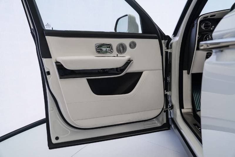 2024 Rolls Royce Cullinan STANDARD thumbnail 7