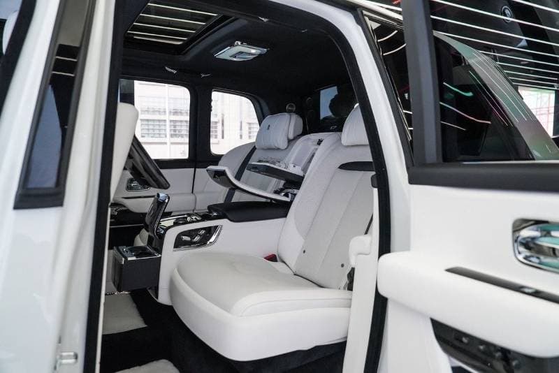 2024 Rolls Royce Cullinan STANDARD thumbnail 6