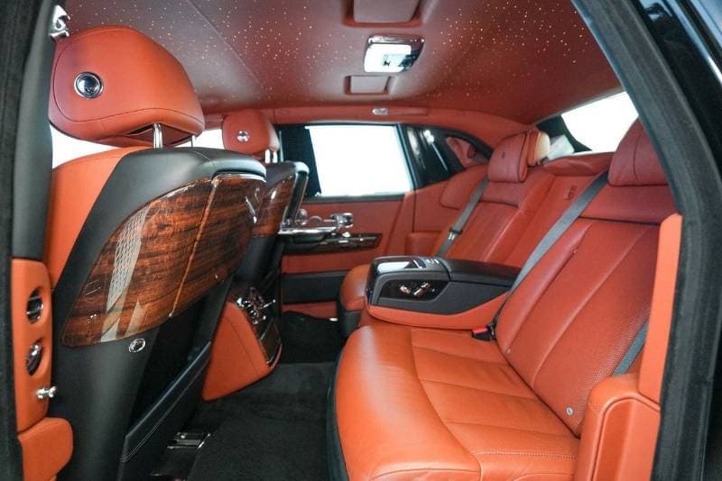 2019 Rolls Royce Phantom STANDARD thumbnail 4