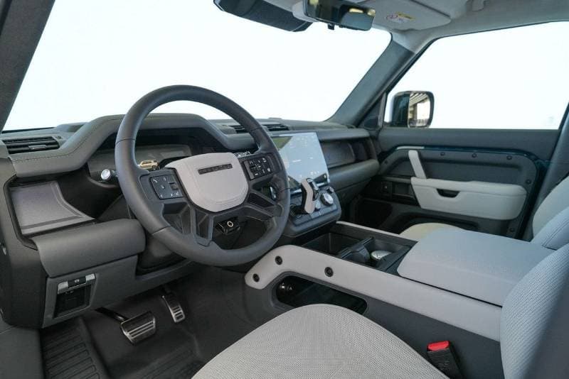 2026 Land Rover Defender 110 OCTA P635 thumbnail 7