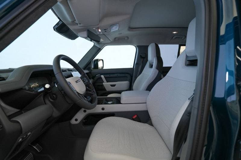 2026 Land Rover Defender 110 OCTA P635 thumbnail 8