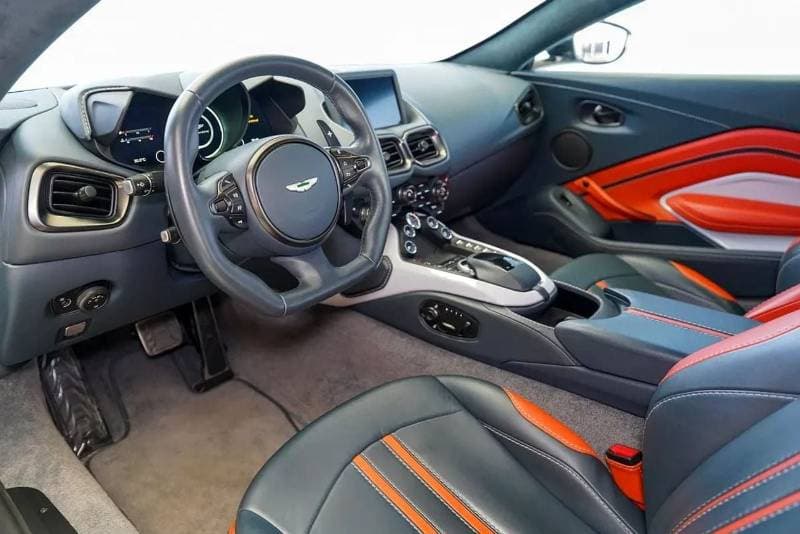 2019 Aston Martin Vantage STANDARD thumbnail 8