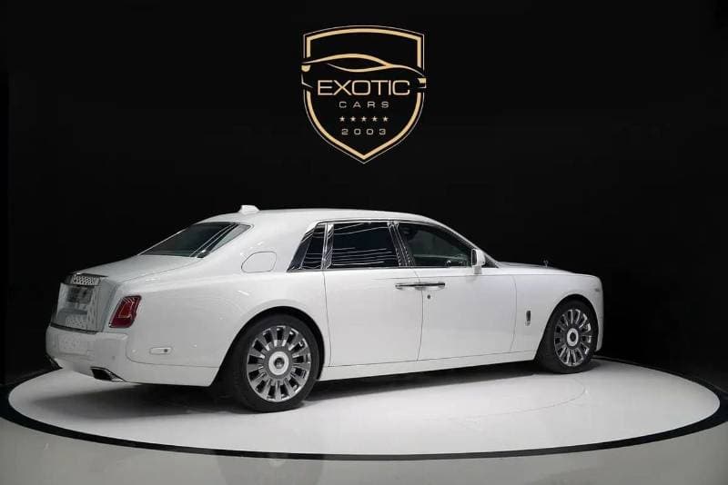 2019 Rolls Royce Phantom EWB thumbnail 4