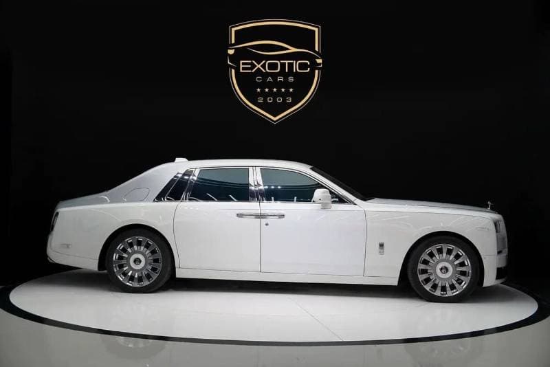 2019 Rolls Royce Phantom EWB thumbnail 3