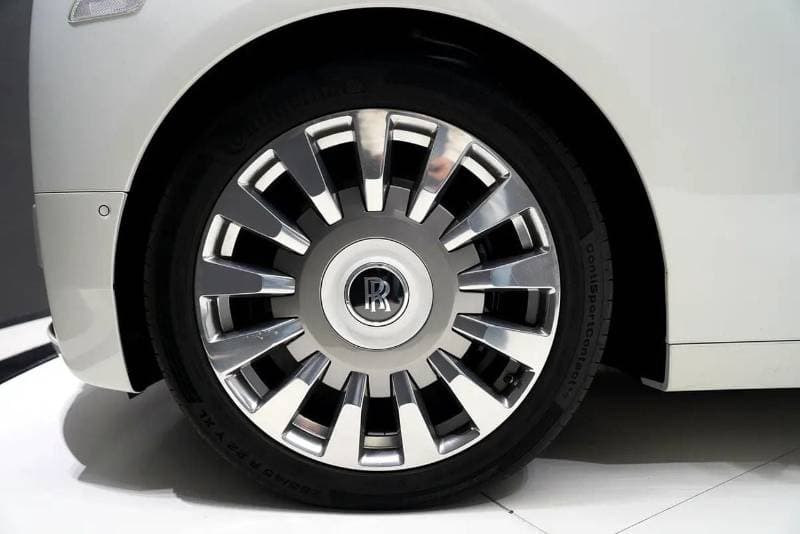 2019 Rolls Royce Phantom EWB thumbnail 6