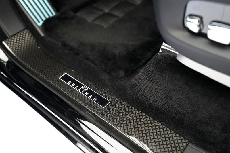 2025 Rolls Royce Cullinan BLACK BADGE thumbnail 6