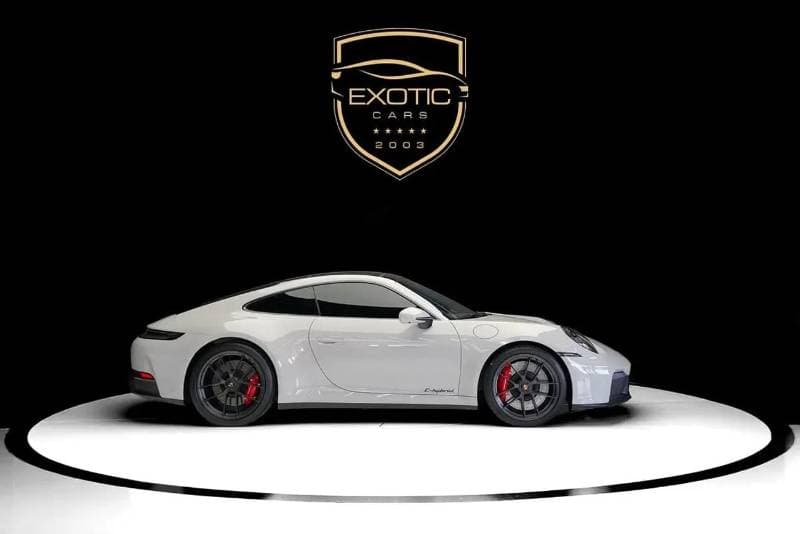 2025 Porsche 911 CARRERA GTS thumbnail 3