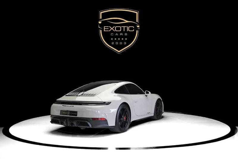 2025 Porsche 911 CARRERA GTS thumbnail 2