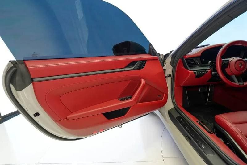 2025 Porsche 911 CARRERA GTS thumbnail 6