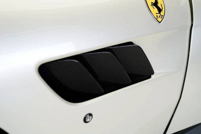 2018 Ferrari GTC4 LUSSO thumbnail 6