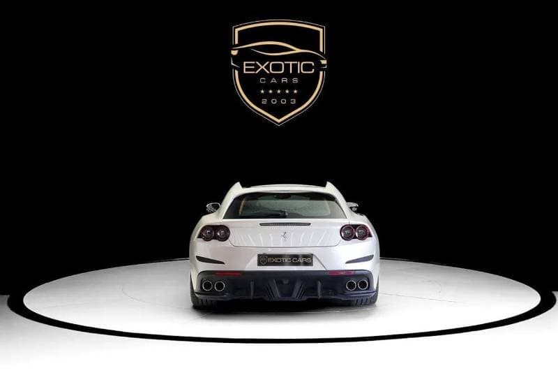 2018 Ferrari GTC4 LUSSO thumbnail 2