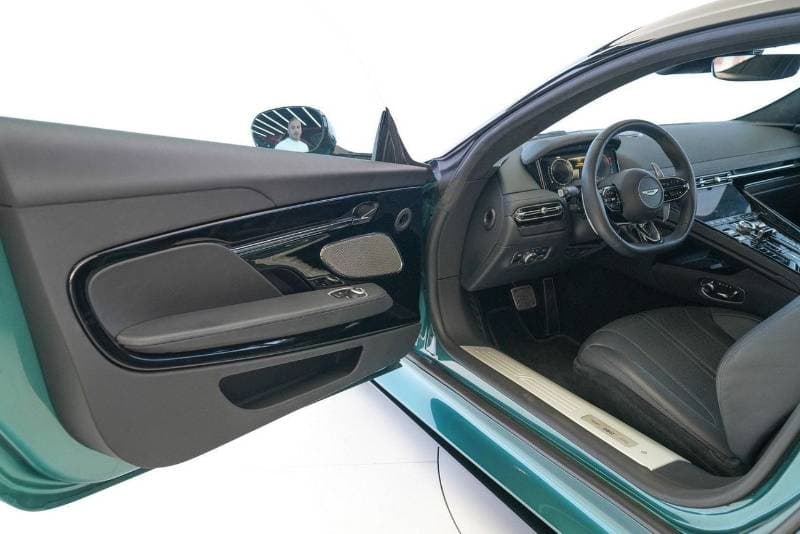 2024 Aston Martin DB12 STANDARD thumbnail 3