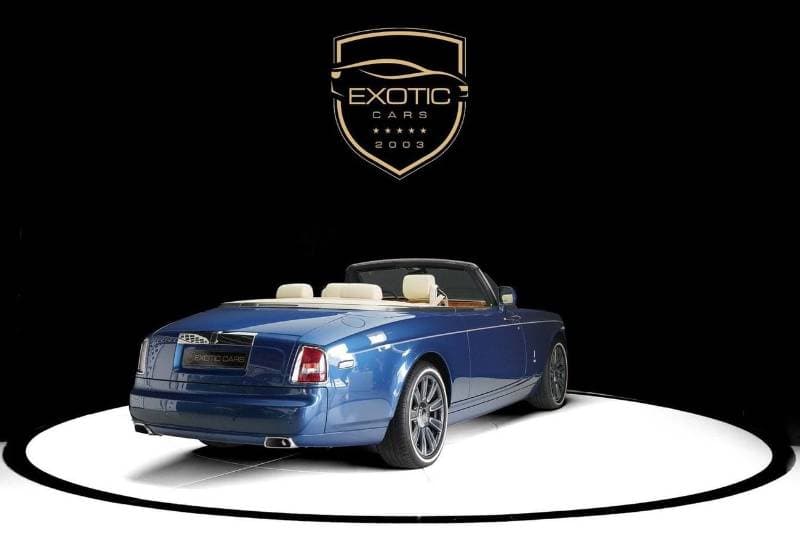 2017 Rolls Royce Phantom COUPE thumbnail 4
