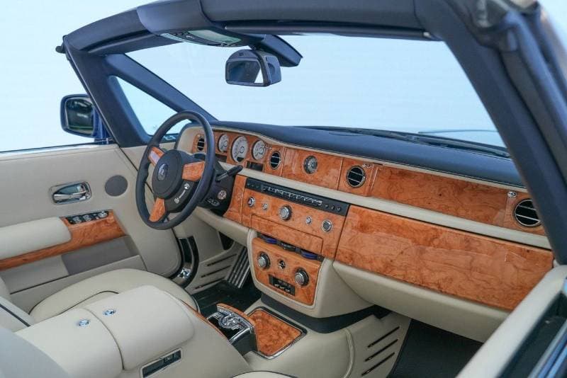 2017 Rolls Royce Phantom COUPE thumbnail 7