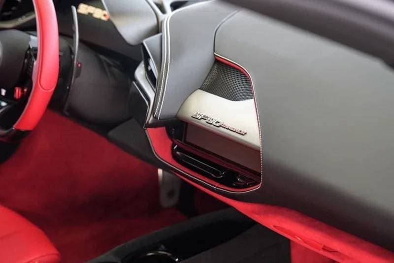 2022 Ferrari SF90 STRADALE thumbnail 6
