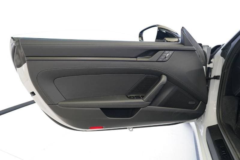 2026 Porsche 911 TARGA 4GTS thumbnail 6