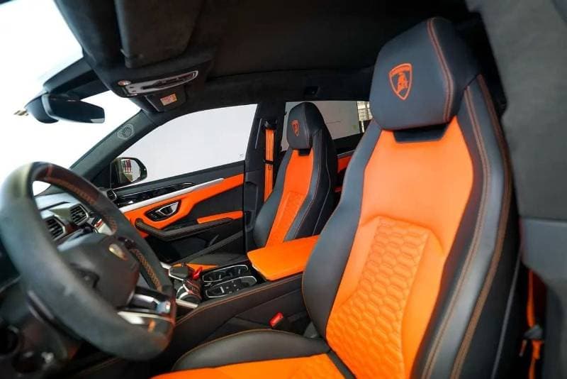 2022 Lamborghini Urus STANDARD thumbnail 4