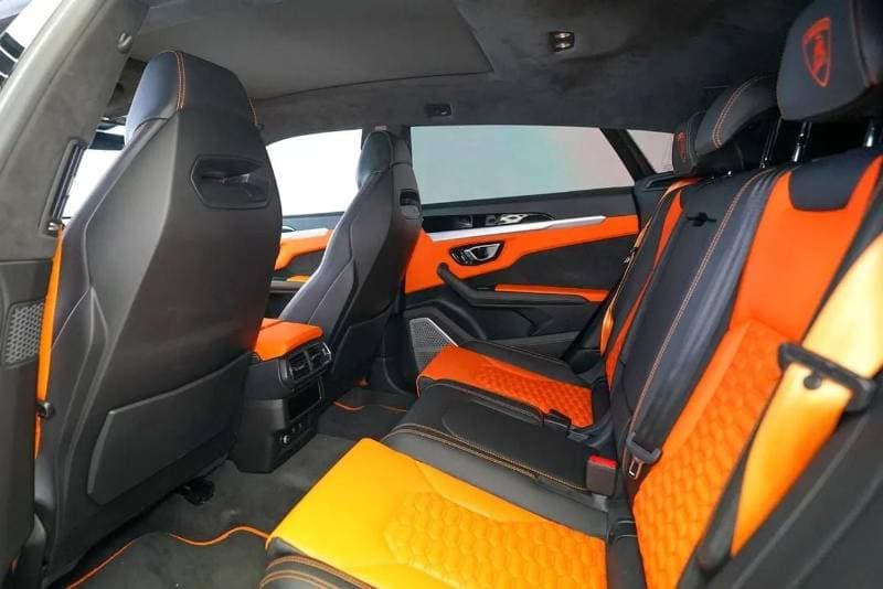 2022 Lamborghini Urus STANDARD thumbnail 5
