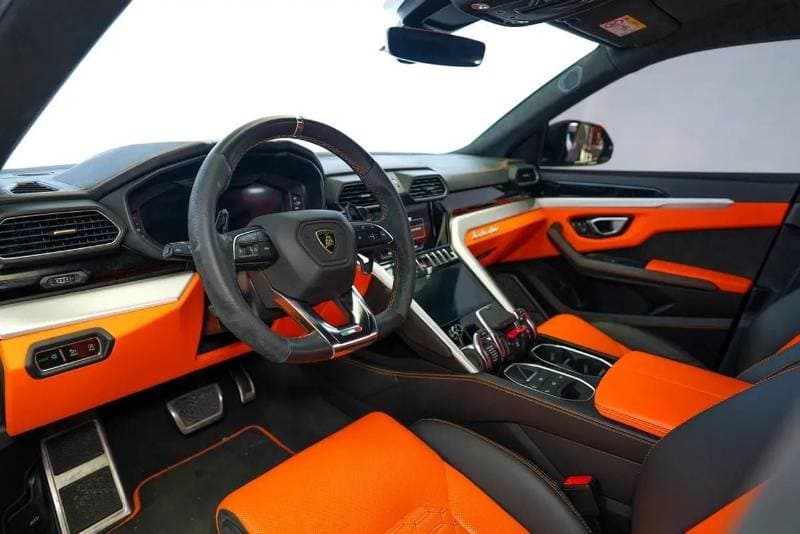 2022 Lamborghini Urus STANDARD thumbnail 3