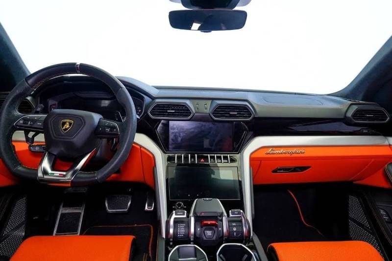 2022 Lamborghini Urus STANDARD thumbnail 6