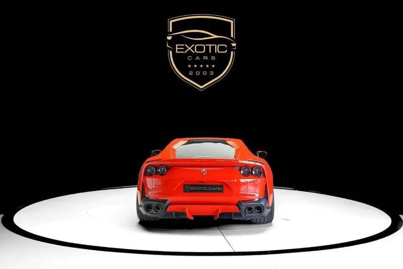 2019 Ferrari 812 SUPERFAST thumbnail 2