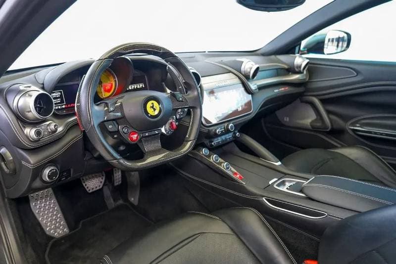 2019 Ferrari GTC4 LUSSO thumbnail 4