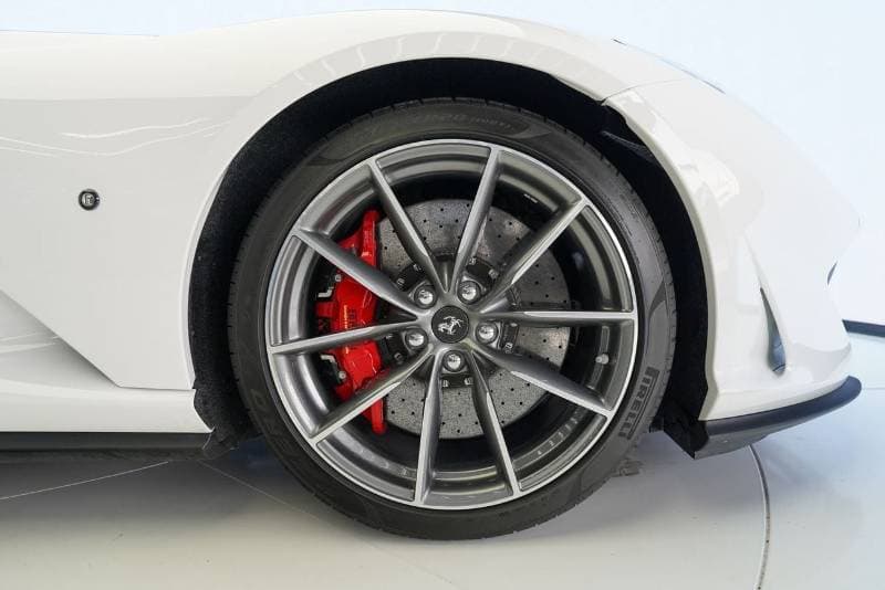 2021 Ferrari 812 thumbnail 6