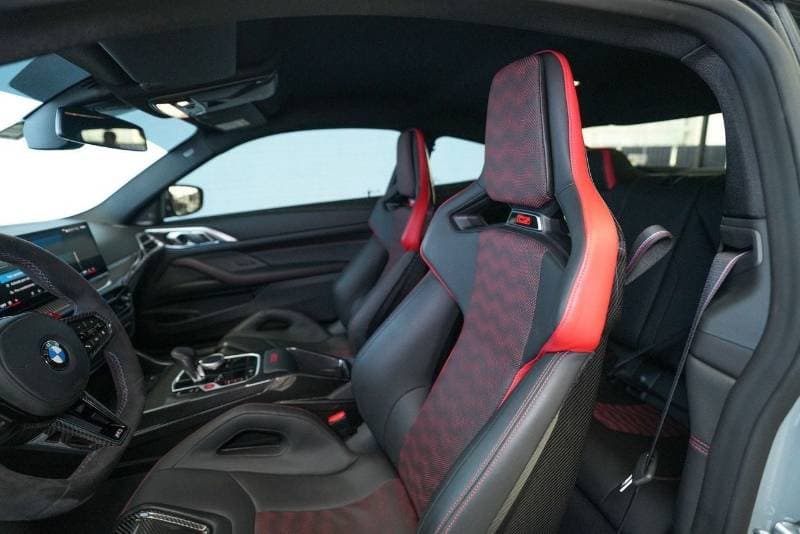2025 BMW M4 thumbnail 4
